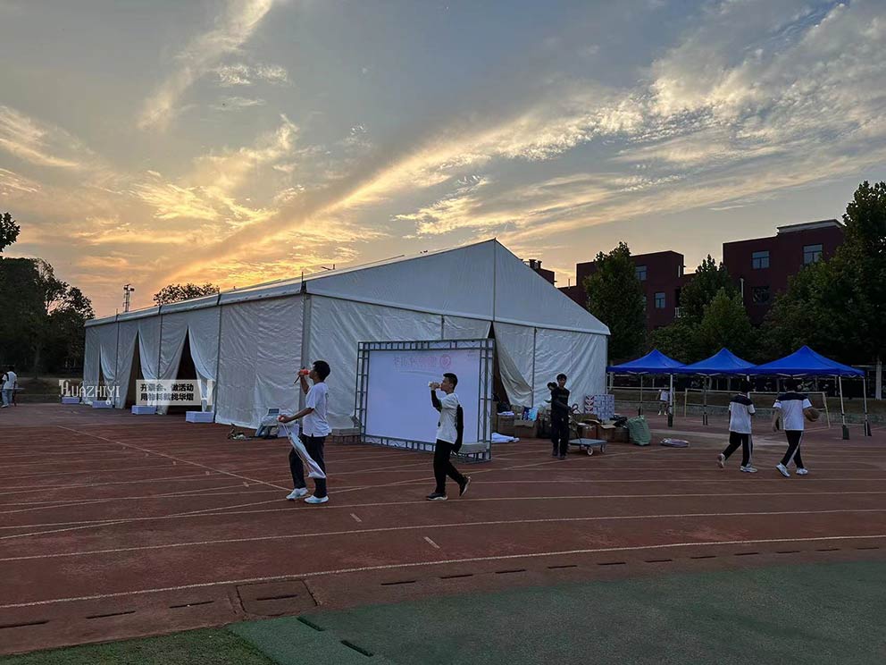 體育篷房出租是一個十分便捷的臨時空間